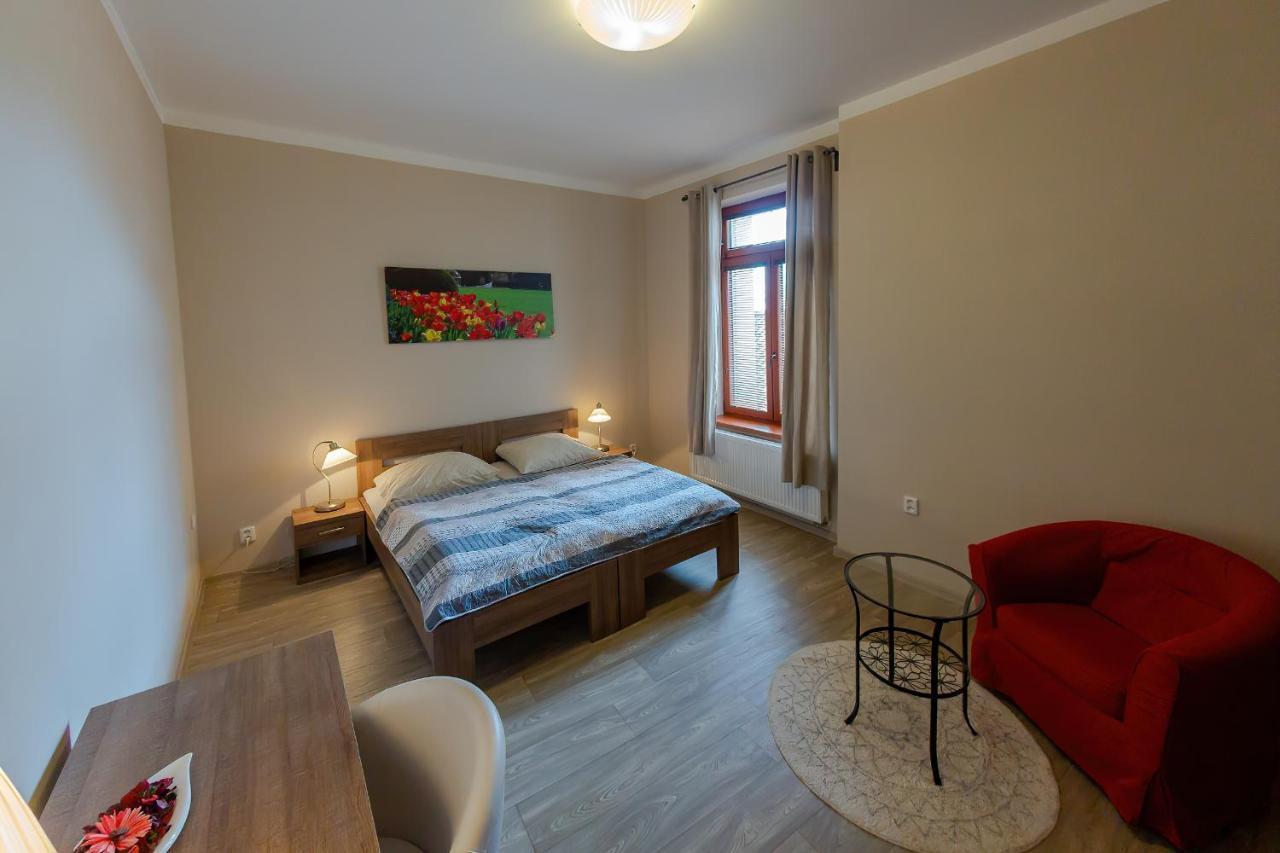 פודבראדי Penzion Apartmany Resident מראה חיצוני תמונה