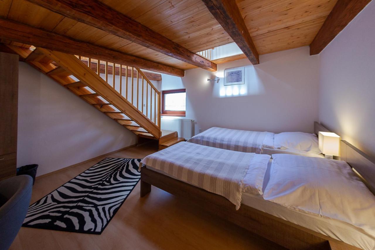 פודבראדי Penzion Apartmany Resident מראה חיצוני תמונה