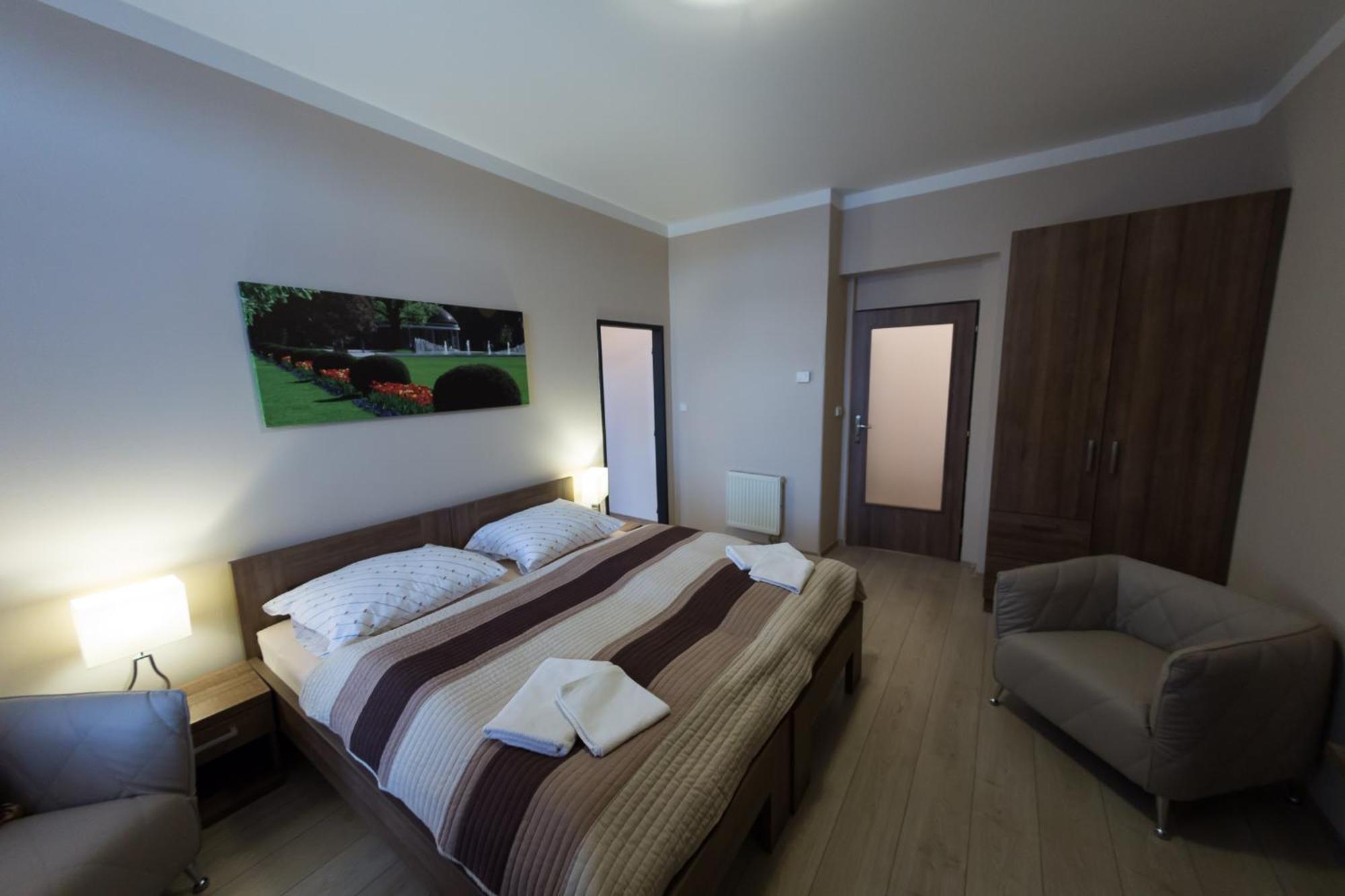 פודבראדי Penzion Apartmany Resident מראה חיצוני תמונה