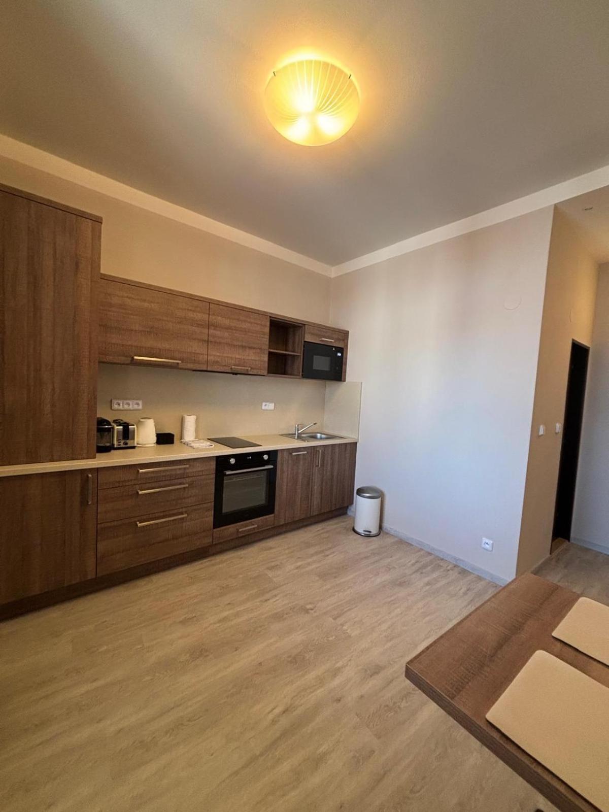 פודבראדי Penzion Apartmany Resident מראה חיצוני תמונה