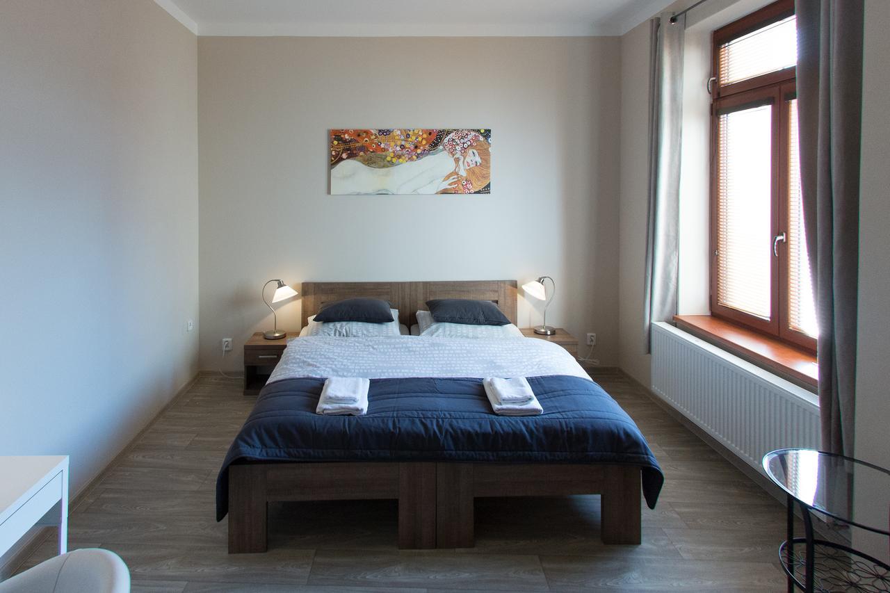 פודבראדי Penzion Apartmany Resident מראה חיצוני תמונה