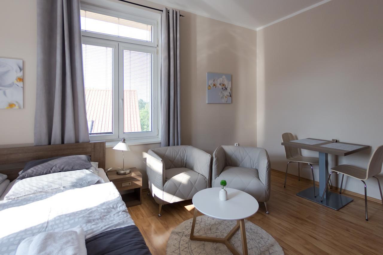 פודבראדי Penzion Apartmany Resident מראה חיצוני תמונה