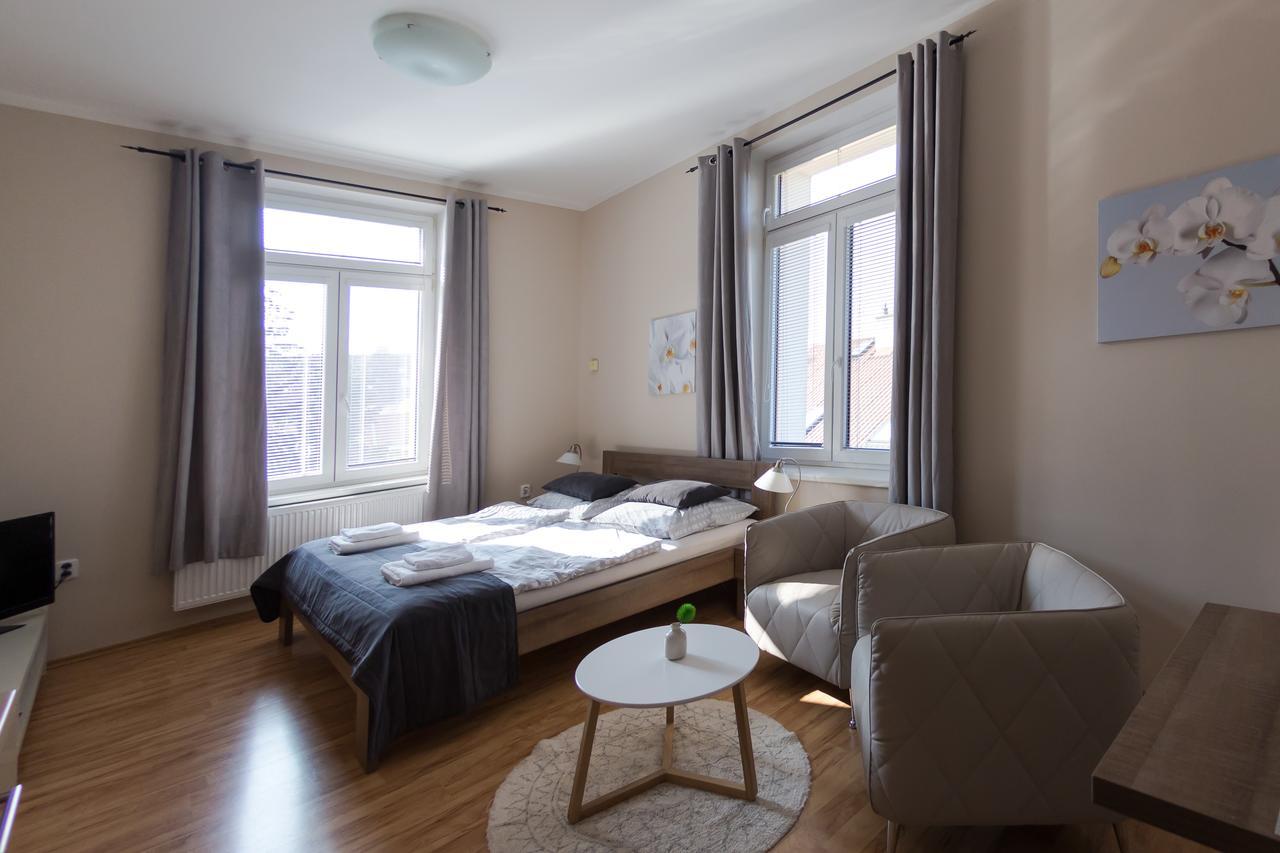 פודבראדי Penzion Apartmany Resident מראה חיצוני תמונה