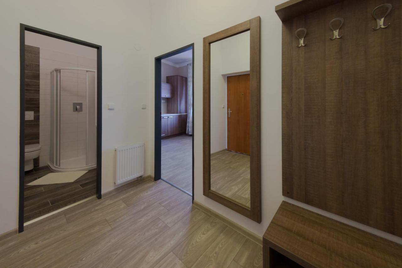 פודבראדי Penzion Apartmany Resident מראה חיצוני תמונה