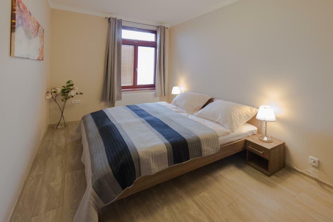 פודבראדי Penzion Apartmany Resident מראה חיצוני תמונה