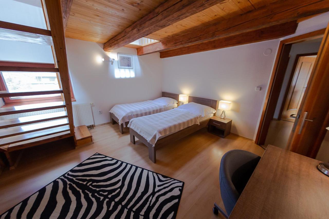 פודבראדי Penzion Apartmany Resident מראה חיצוני תמונה